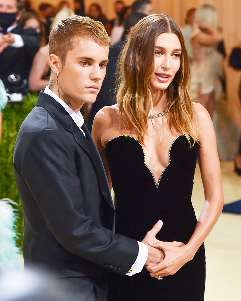 Nguyên nhân khiến Justin Bieber mang vẻ mặt khó ở tới Met Gala - 6 Nguyên nhân khiến Justin Bieber mang vẻ mặt khó ở tới Met Gala - 6