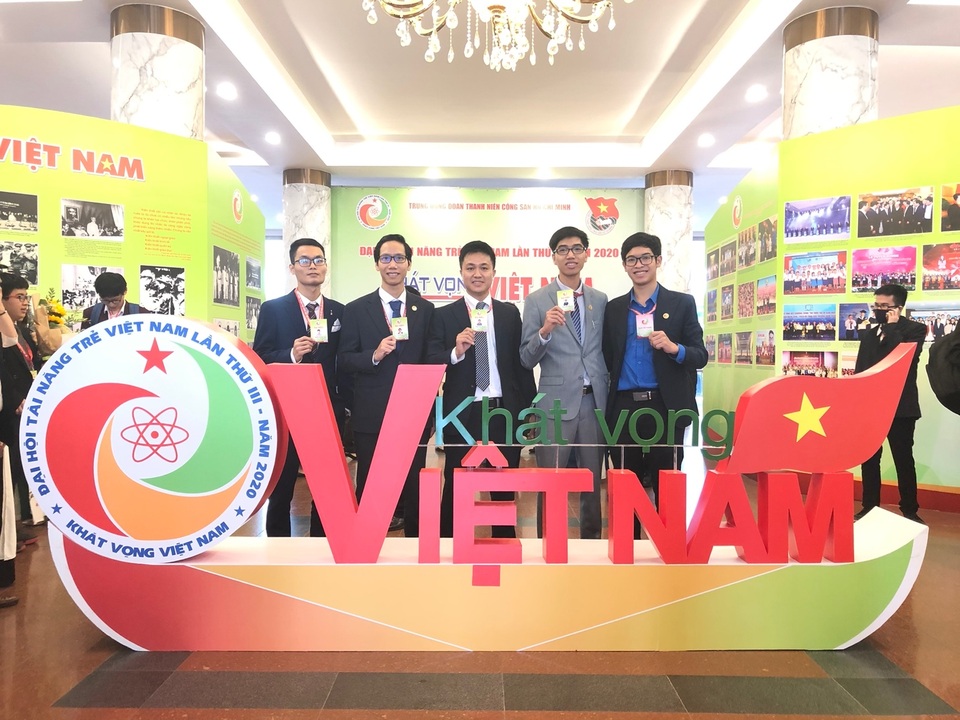 Quả cầu vàng Bách khoa HN: Muốn xây dựng cộng đồng phase field Việt Nam - 2 Quả cầu vàng Bách khoa HN: Muốn xây dựng cộng đồng phase field Việt Nam - 2
