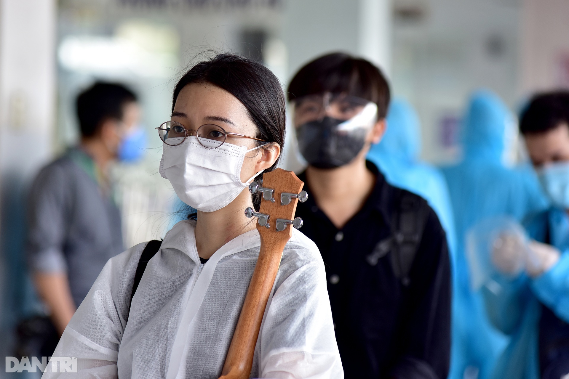 Bố thất nghiệp dẫn 3 con nhỏ lên chuyến xe miễn phí từ TPHCM về Kiên Giang - 9 Bố thất nghiệp dẫn 3 con nhỏ lên chuyến xe miễn phí từ TPHCM về Kiên Giang - 9