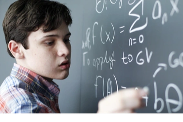 Từ cậu bé tự kỷ trở thành thiên tài vật lý, được kỳ vọng đoạt giải Nobel