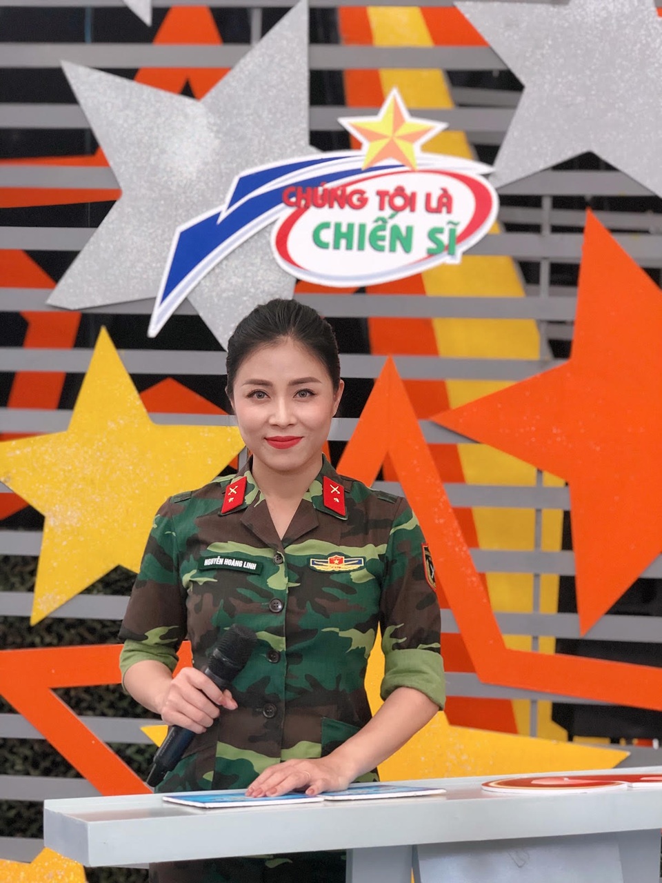 MC Hoàng Linh kể về “kho báu” có được sau 13 năm gắn bó với người lính - 2 MC Hoàng Linh kể về “kho báu” có được sau 13 năm gắn bó với người lính - 2