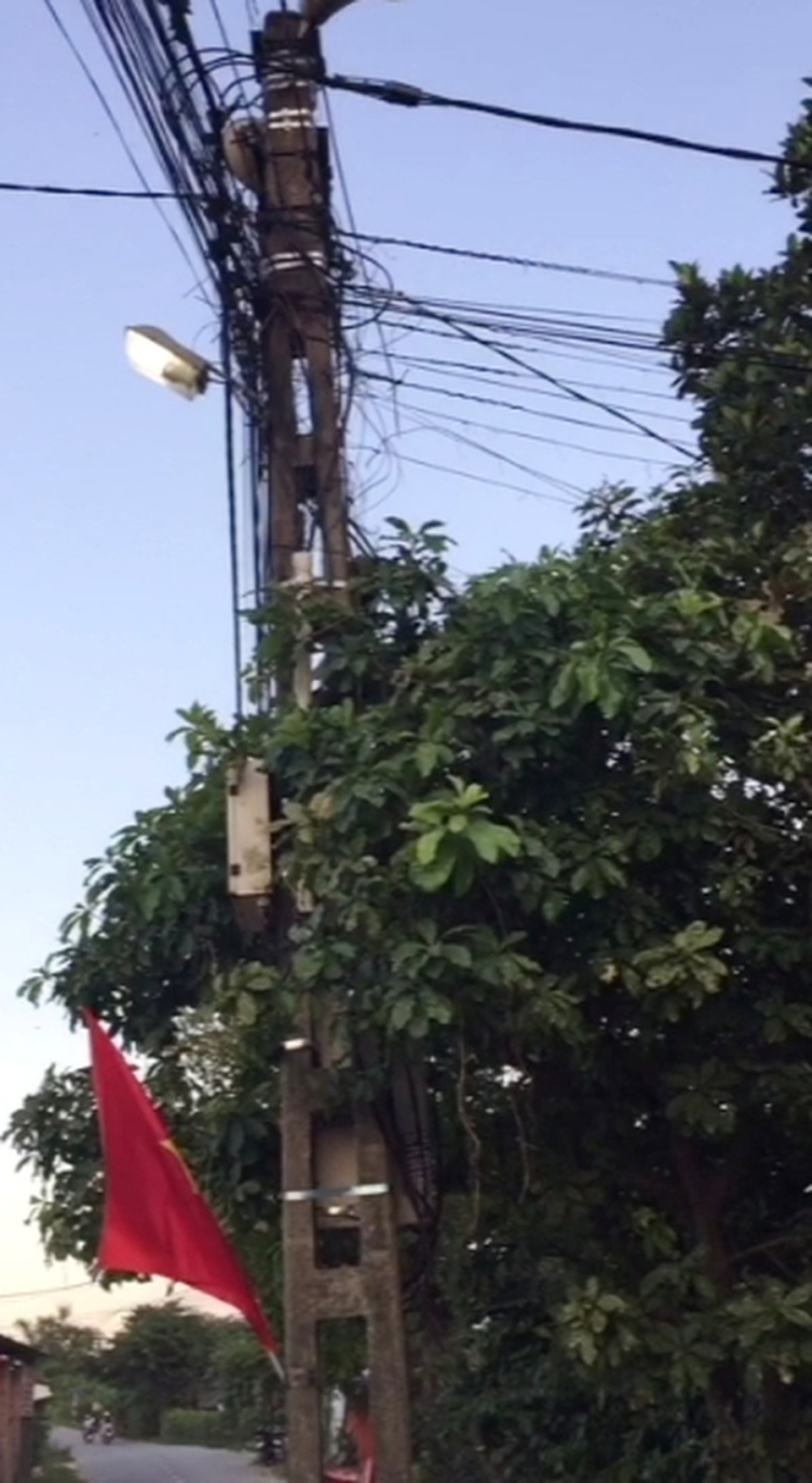 Loa phát thanh xã ở Thừa Thiên - Huế bị nhiễu sóng, phát tiếng Trung Quốc - 1 Loa phát thanh xã ở Thừa Thiên - Huế bị nhiễu sóng, phát tiếng Trung Quốc - 1