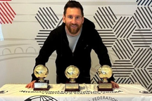 Messi nhận danh hiệu Cầu thủ xuất sắc nhất thế giới