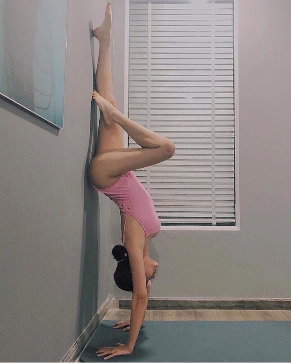 Bảo Anh duy trì vẻ gợi cảm, cân bằng áp lực cuộc sống nhờ yoga - 12 Bảo Anh duy trì vẻ gợi cảm, cân bằng áp lực cuộc sống nhờ yoga - 12