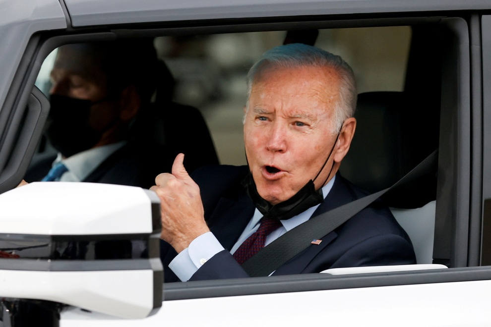 Tổng thống Biden đích thân cầm lái xe hơi chở mật vụ Mỹ - 2 Tổng thống Biden đích thân cầm lái xe hơi chở mật vụ Mỹ - 2