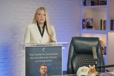 Vợ Charlie Kirk lần đầu lên tiếng sau khi chồng bị ám sát
