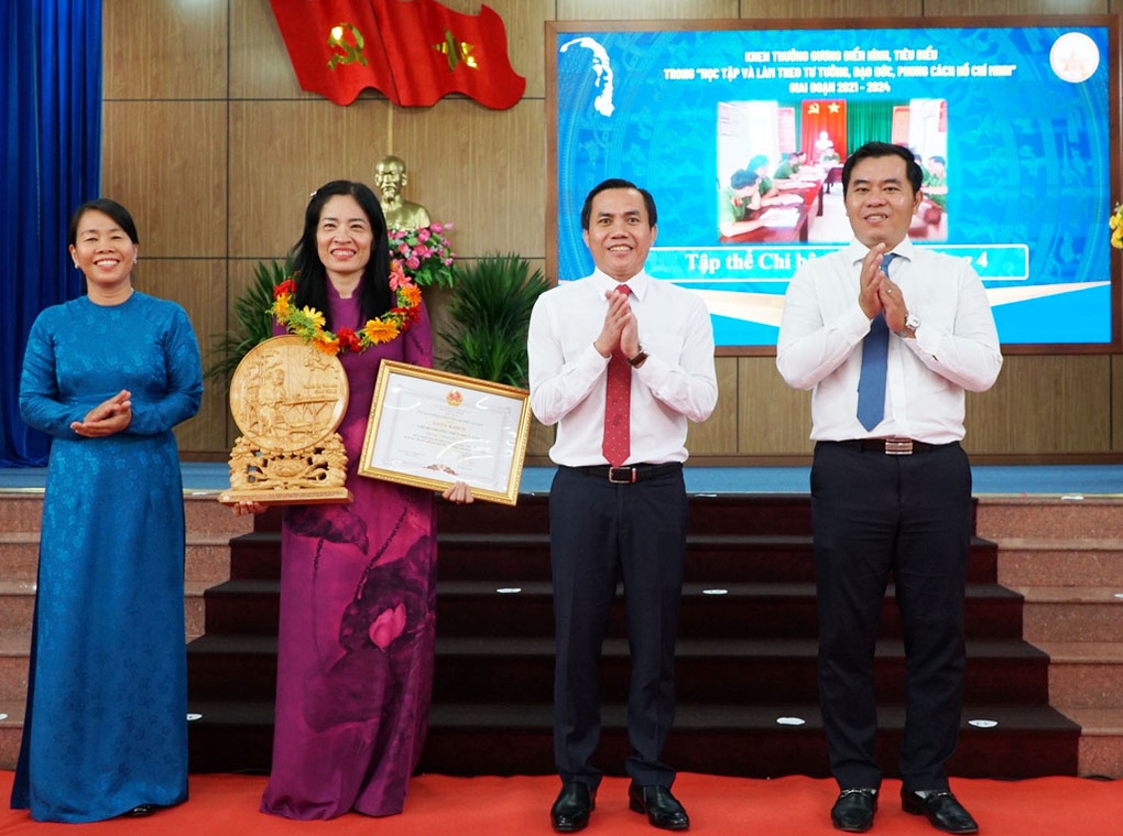 Lan tỏa những điển hình trong học tập và làm theo gương Bác - 1