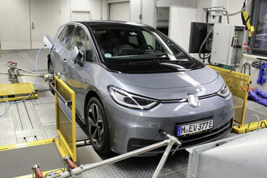 Bị dùng như phá, chiếc xe điện này vẫn còn 93% dung lượng pin sau 100.000km