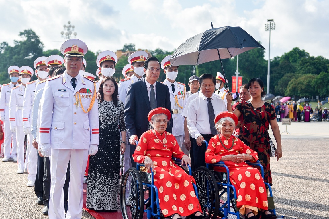 Đề xuất nhiều hoạt động kỷ niệm 75 năm ngày Thương binh - Liệt sĩ - 1 Đề xuất nhiều hoạt động kỷ niệm 75 năm ngày Thương binh - Liệt sĩ - 1