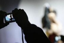 Gửi ảnh khỏa thân cho bạn trai trên mạng, cô gái mất 100 triệu đồng