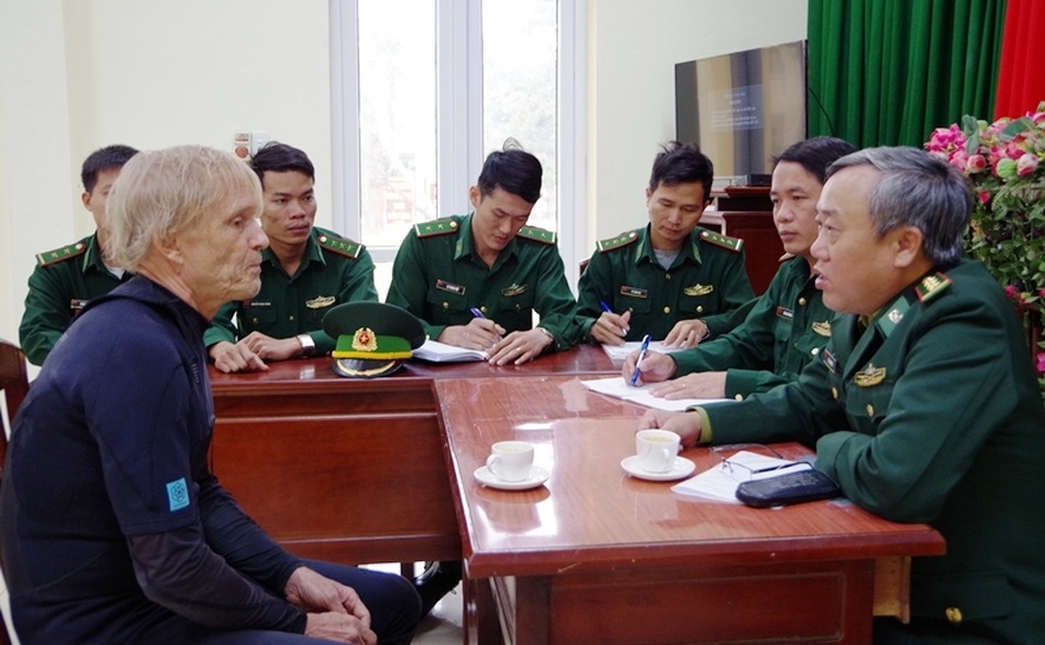 Vượt biển cứu thuyền viên Ấn Độ nguy kịch trên biển - 3 Vượt biển cứu thuyền viên Ấn Độ nguy kịch trên biển - 3