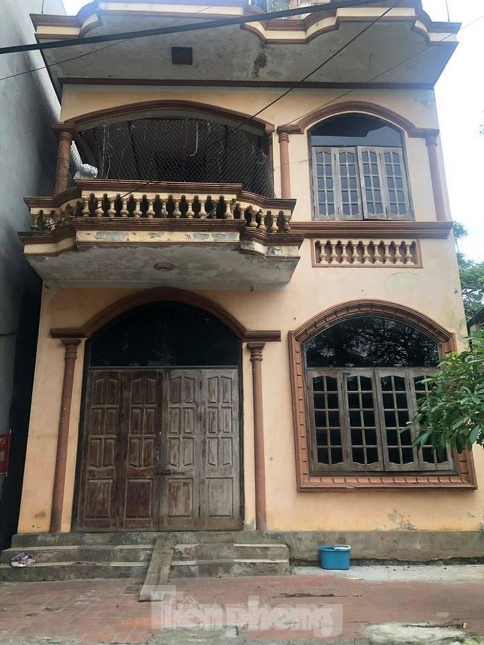 Nơi giam cầm các bé gái, ép làm gái dịch vụ của đường dây buôn người - 1 Nơi giam cầm các bé gái, ép làm gái dịch vụ của đường dây buôn người - 1