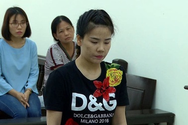 "Giá đắt" cho "tú bà" gọi 30 cô gái xếp hàng để đàn ông ngoại quốc chọn