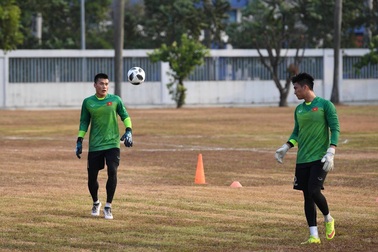 Olympic Việt Nam phải tập sân như ruộng cày, chủ nhà Indonesia nói gì?