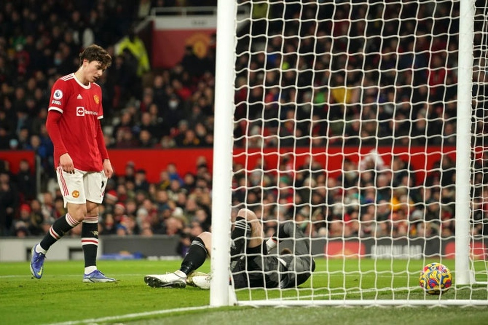 Thủng lưới theo cách kỳ lạ, De Gea bất ngờ bị chỉ trích thậm tệ - 1