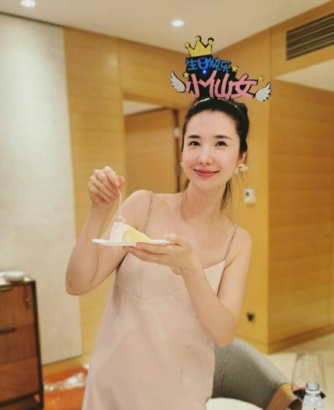 Vụ ngoại tình rúng động Trung Quốc: Chính thất xinh đẹp, con nhà hào môn - 6 Vụ ngoại tình rúng động Trung Quốc: Chính thất xinh đẹp, con nhà hào môn - 6