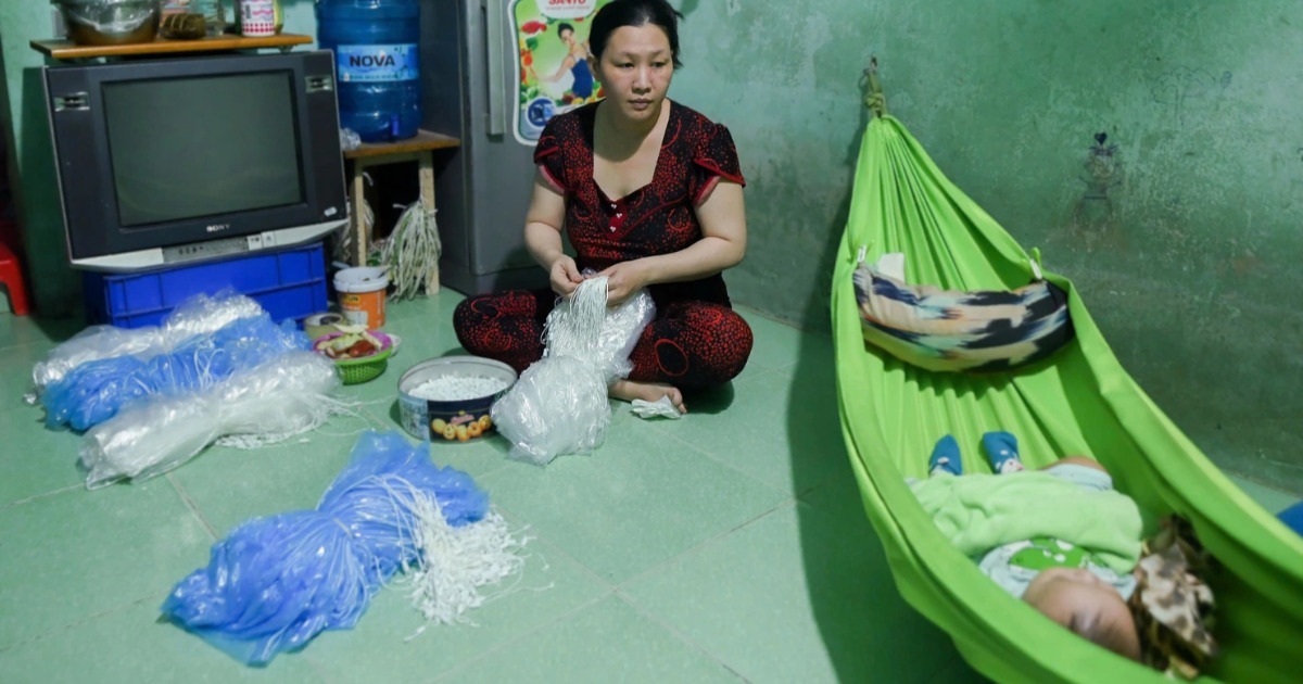 Con ốm, cả cha và mẹ đều được hưởng chế độ ốm đau