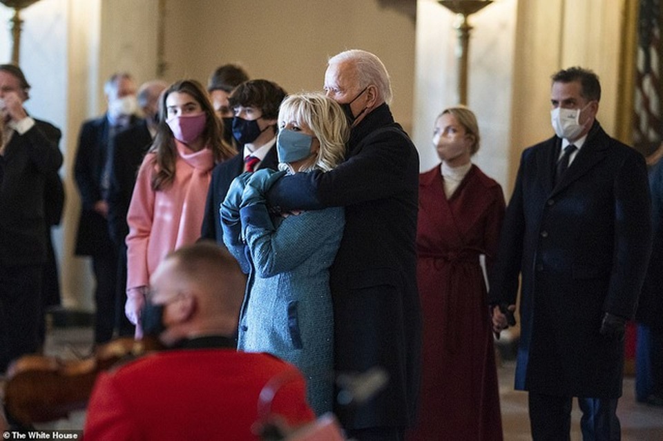 Nhà Trắng tung ảnh cuộc sống mới của gia đình Biden - 1 Nhà Trắng tung ảnh cuộc sống mới của gia đình Biden - 1