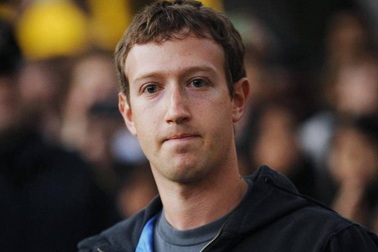 Cổ đông Facebook đề nghị Mark Zuckerberg từ chức