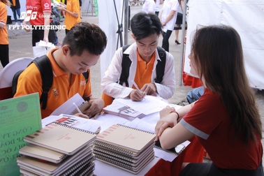 Thế "kiềng 3 chân" trong giải quyết vấn đề việc làm cho sinh viên