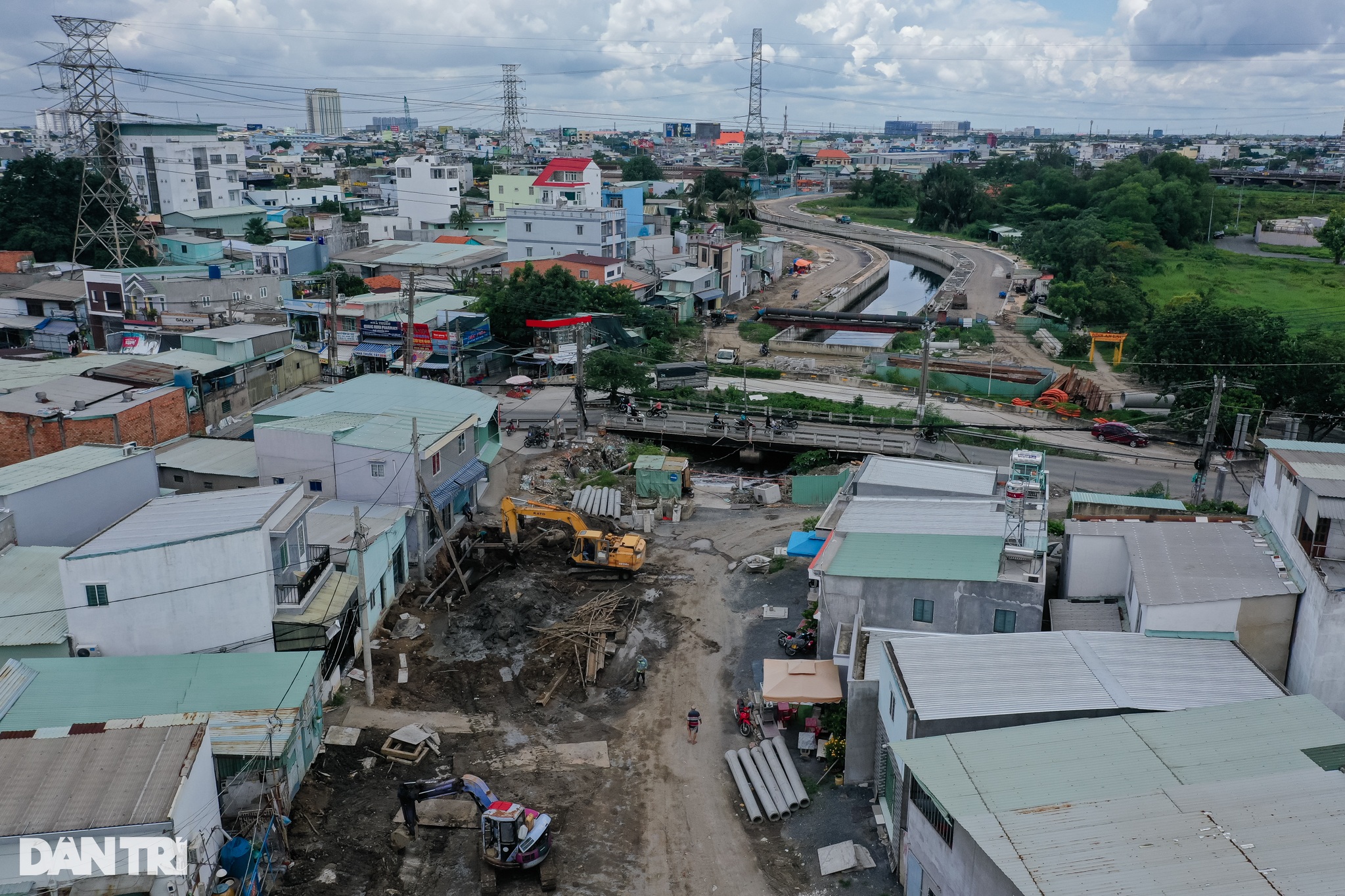 View - Rạch chống ngập gần 900 tỷ đồng ở TPHCM sau 3 năm thi công | Báo Dân trí