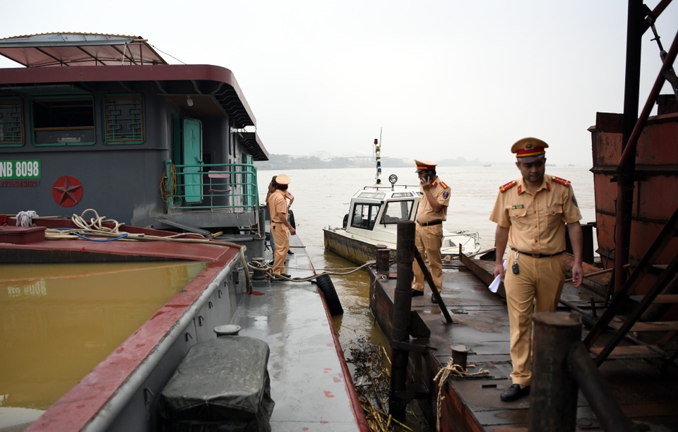 Phát hiện hơn 500.000m3 cát khai thác, vận chuyển trái phép - 1 Phát hiện hơn 500.000m3 cát khai thác, vận chuyển trái phép - 1