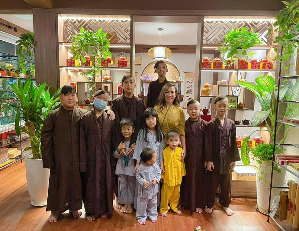 Hồ Văn Cường xin lỗi Phi Nhung, mong tìm được người mạo danh chị ruột - 4 Hồ Văn Cường xin lỗi Phi Nhung, mong tìm được người mạo danh chị ruột - 4