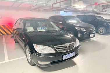 Đấu giá thành công 2 ô tô Camry biển 80B của Văn phòng Chính phủ