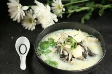 Những món ăn giúp đánh bật hơi thở "rau mùi"!