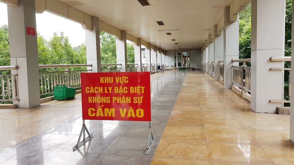 Lấy mẫu xét nghiệm lần 2 ca nhiễm Covid-19 tại Ninh Bình - 4 Lấy mẫu xét nghiệm lần 2 ca nhiễm Covid-19 tại Ninh Bình - 4