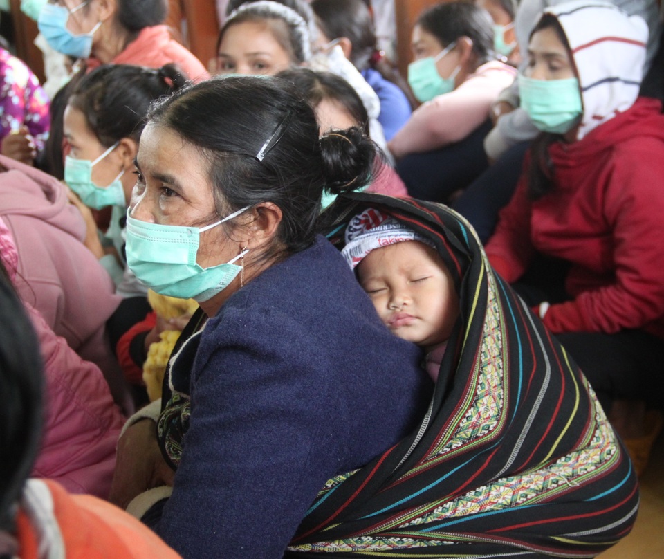 San sẻ yêu thương đến người dân ở xã đặc biệt khó khăn - 5 San sẻ yêu thương đến người dân ở xã đặc biệt khó khăn - 5