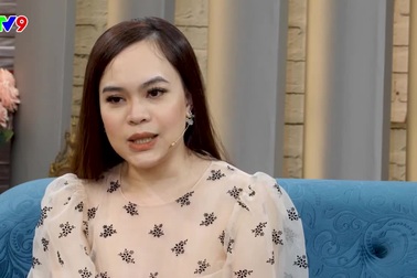 Vợ MC Hồng Phúc thú nhận có chồng mà cảm giác như làm mẹ đơn thân.