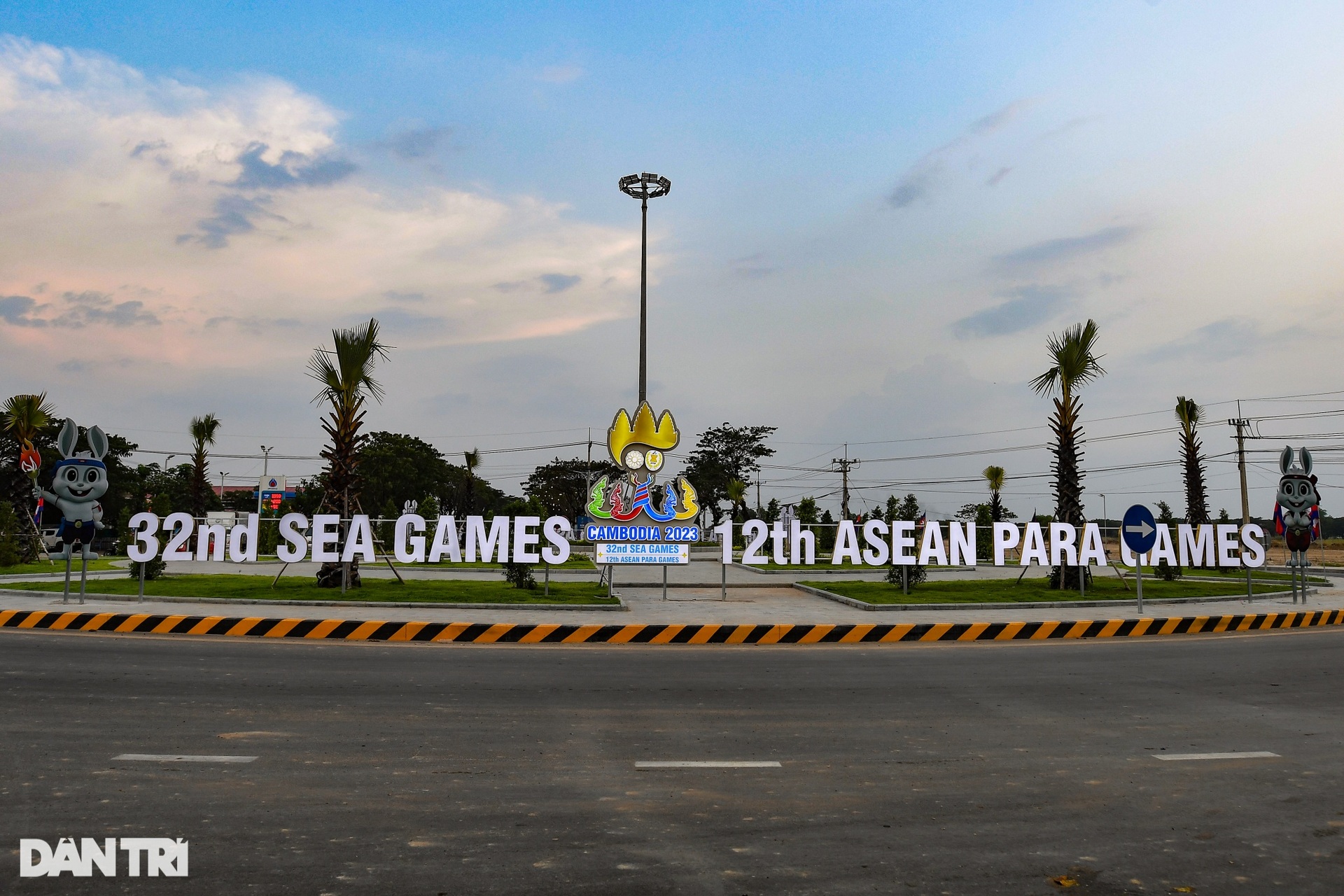Phnom Penh khoác áo mới lung linh đón SEA Games 32 - 12 Phnom Penh khoác áo mới lung linh đón SEA Games 32 - 12