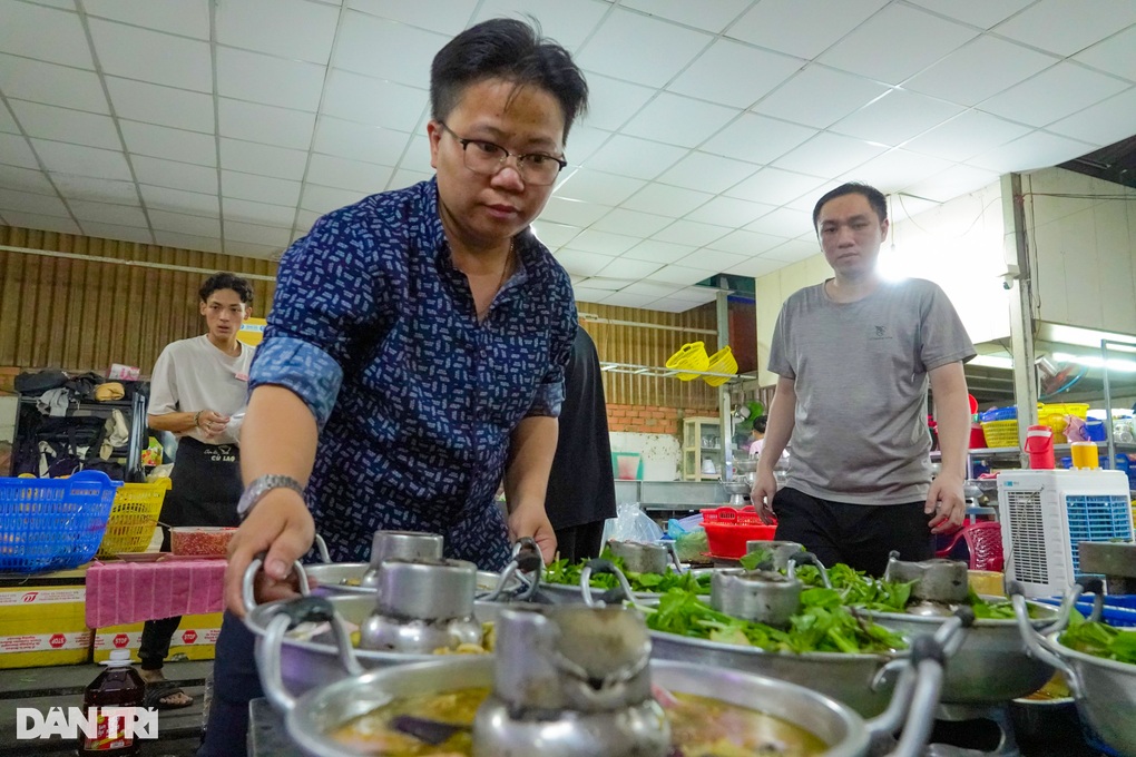 A hot pot restaurant that says no to beer and alcohol helps the owner earn more than 1 stick of gold a day - 3