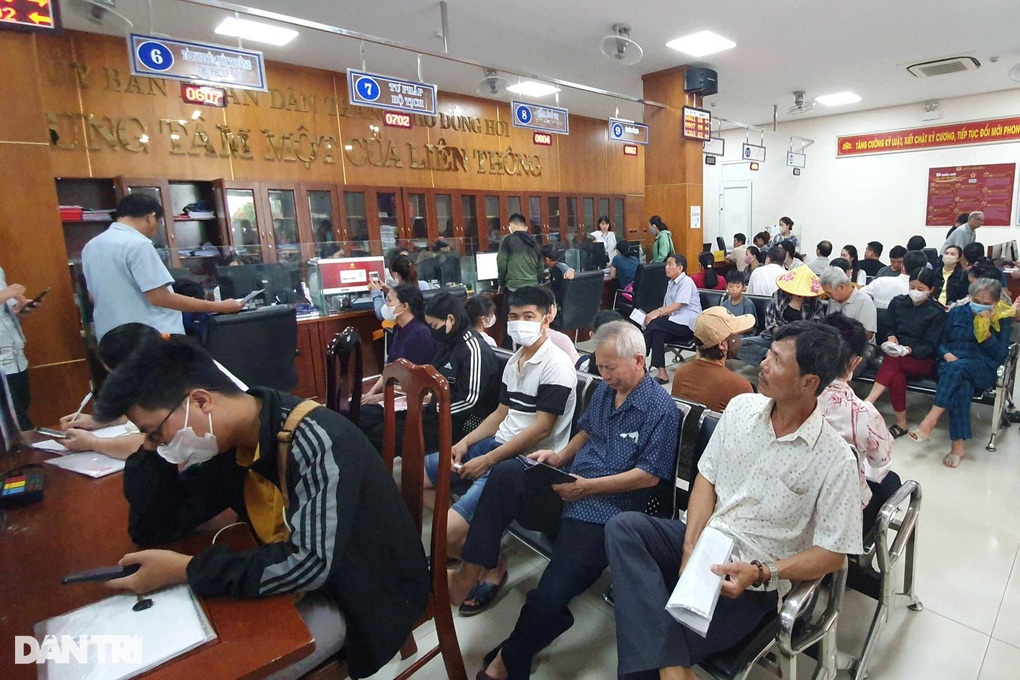 Ngày đầu vận hành thí điểm xã, phường mới: Dữ liệu, thủ tục thông suốt - 3 Ngày đầu vận hành thí điểm xã, phường mới: Dữ liệu, thủ tục thông suốt - 3