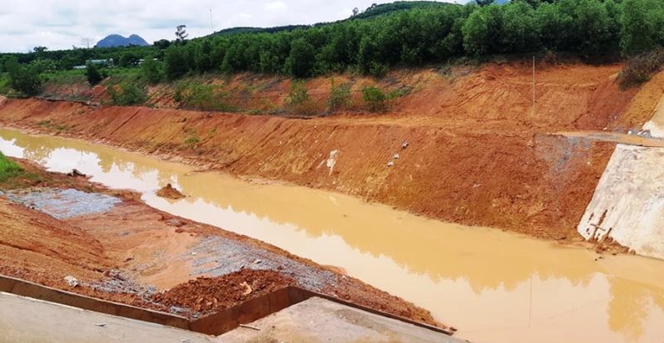 Bộ Công an điều tra dự án trăm tỷ chưa bàn giao đã sạt lở nghiêm trọng - 9 Bộ Công an điều tra dự án trăm tỷ chưa bàn giao đã sạt lở nghiêm trọng - 9