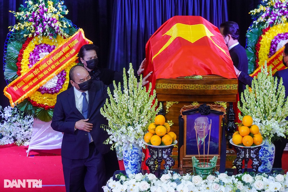 Nguyên Phó Thủ tướng Trương Vĩnh Trọng về nơi an nghỉ cuối cùng - 5 Nguyên Phó Thủ tướng Trương Vĩnh Trọng về nơi an nghỉ cuối cùng - 5