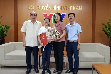 Bí thư Ninh Bình chúc mừng nữ sinh thi chung kết Olympia