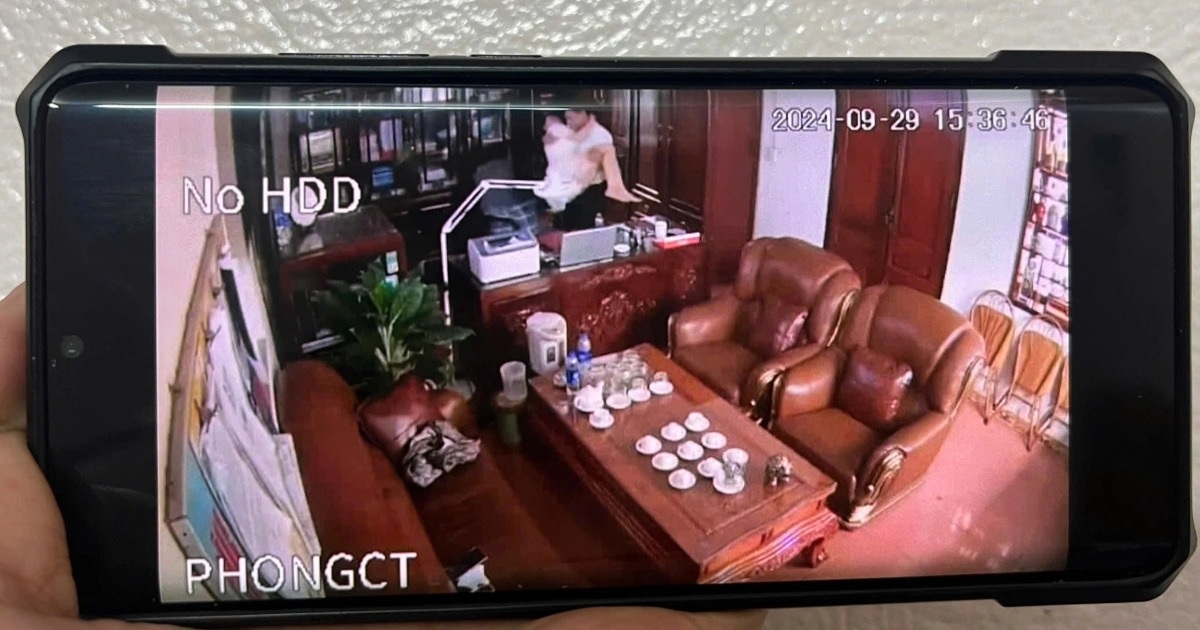 Người đàn ông "thân mật với nhiều phụ nữ" bị bu...