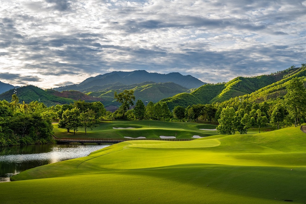 Sân golf của Sun Group lần thứ 5 liên tiếp lập cú đúp tại World Golf Awards - 4 Sân golf của Sun Group lần thứ 5 liên tiếp lập cú đúp tại World Golf Awards - 4