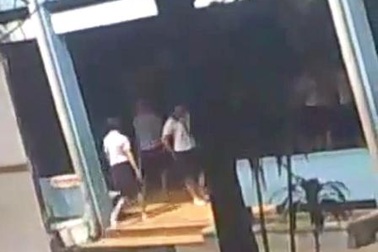 “Clip hàng chục nữ sinh bị quất roi vào mông” không phải xảy ra ở Huế