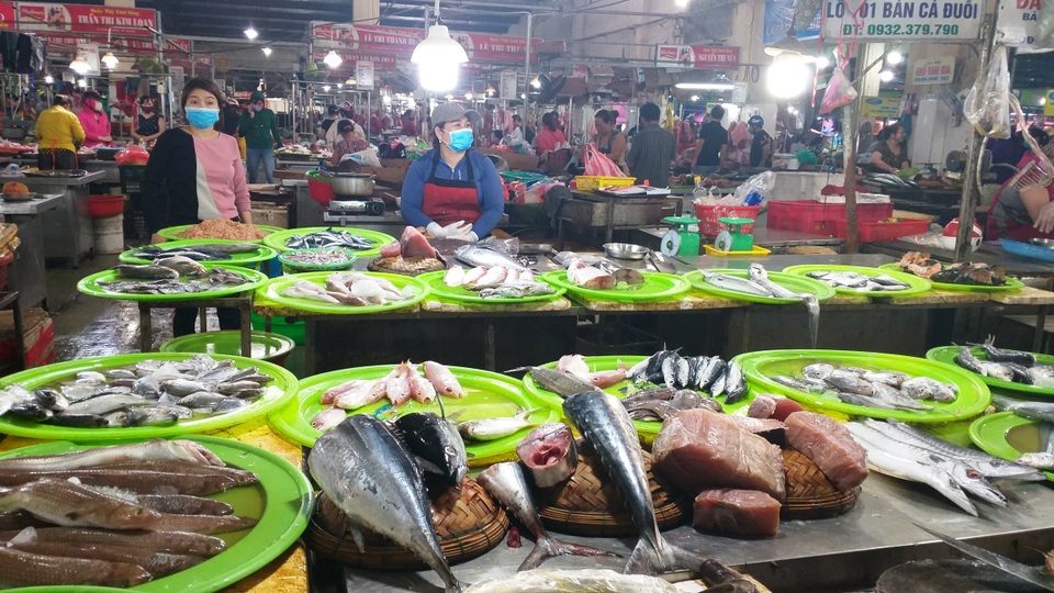 Đà Nẵng: Vào chợ không đeo khẩu trang sẽ bị phạt - 1 Đà Nẵng: Vào chợ không đeo khẩu trang sẽ bị phạt - 1