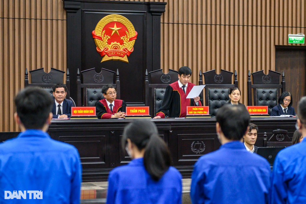 Siêu lừa Nguyễn Thị Hà Thành bị tuyên tù chung thân - 2 Siêu lừa Nguyễn Thị Hà Thành bị tuyên tù chung thân - 2