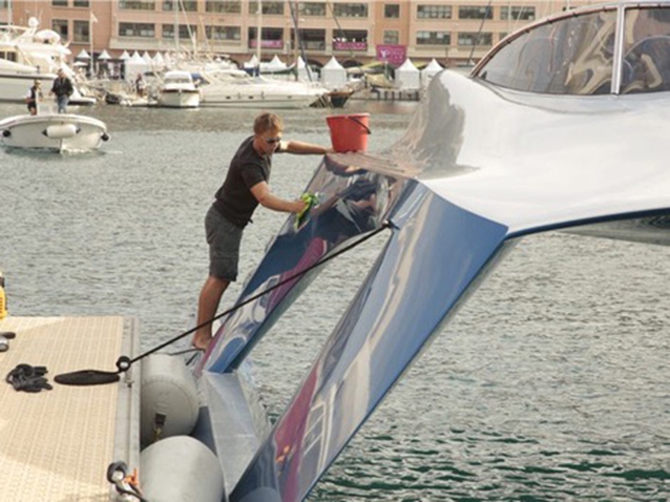 Phục vụ trên siêu du thuyền của các tỷ phú không hề đơn giản - 4