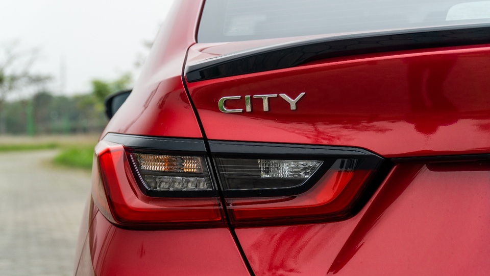 Đánh giá Honda City RS: Xe thể thao tiên phong trong phân khúc - 4 Đánh giá Honda City RS: Xe thể thao tiên phong trong phân khúc - 4