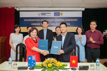 Lễ ký thỏa thuận hợp tác giữa CPA Australia và Khoa Quốc tế - Đại học Quốc gia Hà Nội