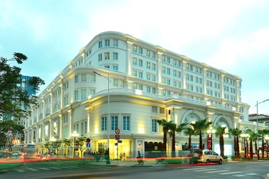 Săn hàng hiệu “khủng” tại Vincom Center A