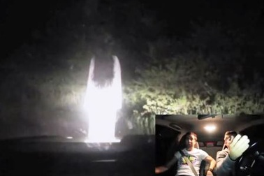 Dọa ma bạn để trả thù