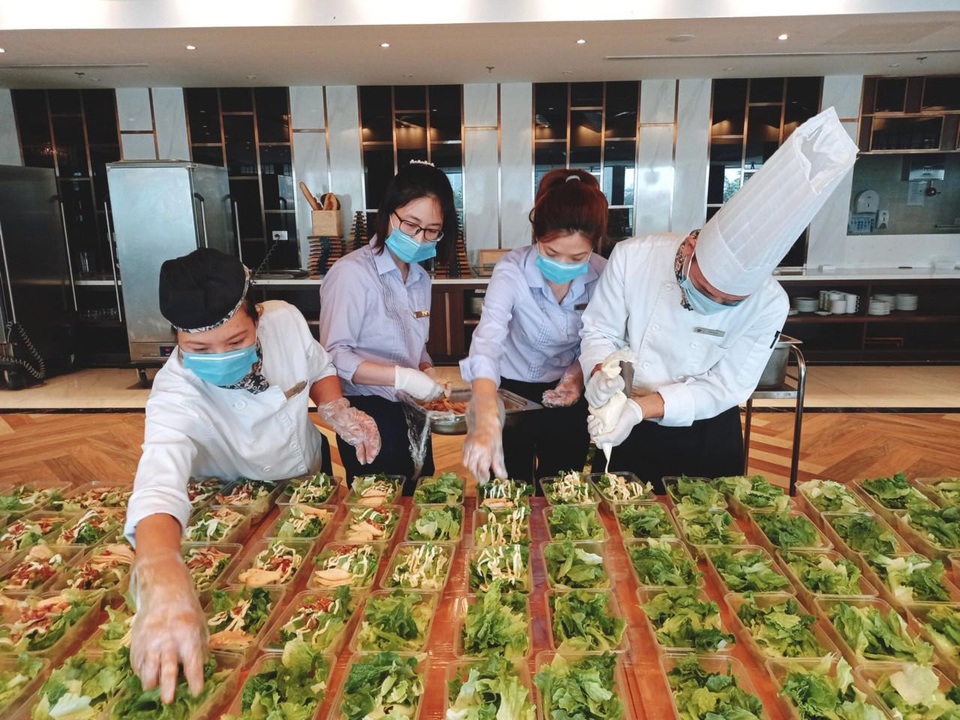 Gần 2 triệu đồng cho một ngày cách ly tại khách sạn hạng sang ở Hà Nội - 2 Gần 2 triệu đồng cho một ngày cách ly tại khách sạn hạng sang ở Hà Nội - 2