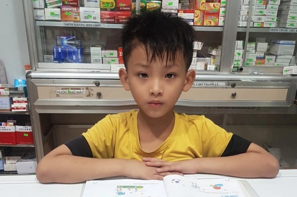 Bé 8 tuổi ở Bạc Liêu mổ ống heo mua sữa tặng các em nhỏ khu cách ly - 1 Bé 8 tuổi ở Bạc Liêu mổ ống heo mua sữa tặng các em nhỏ khu cách ly - 1